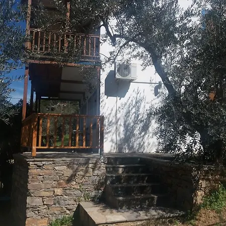 Megalos Mourtias *